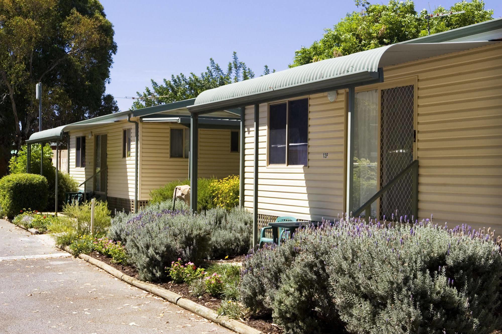Acclaim Kingsway Tourist Park Hotel Madeley Buitenkant foto